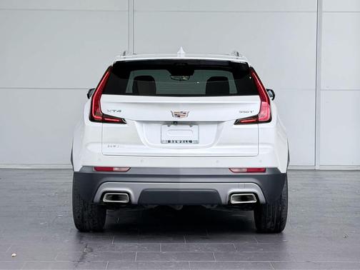 Crystal White Tricoat 2022 Cadillac XT4 Premium Luxury