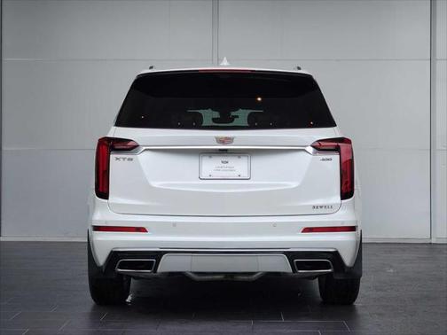2023 Cadillac XT6 Premium Luxury FWD