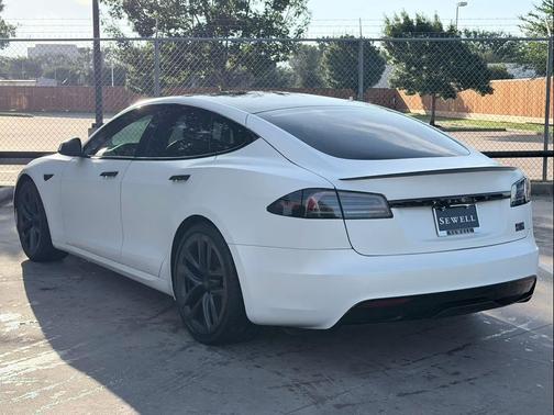 Pearl White Multi-Coat 2023 Tesla Model S Plaid
