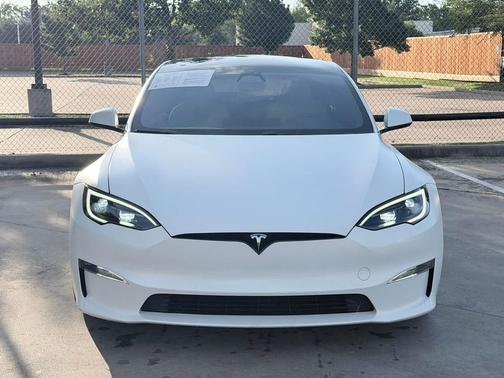 Pearl White Multi-Coat 2023 Tesla Model S Plaid