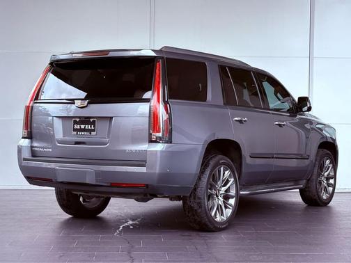 2020 Cadillac Escalade Luxury