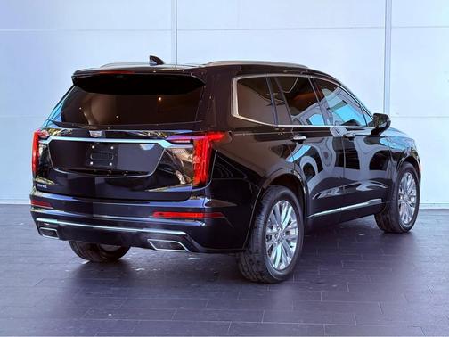 2022 Cadillac XT6 Premium Luxury FWD