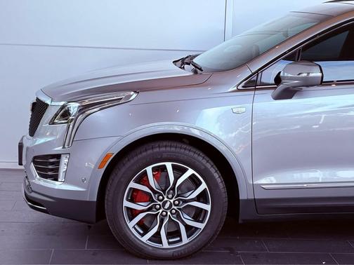 2025 Cadillac XT5 Sport