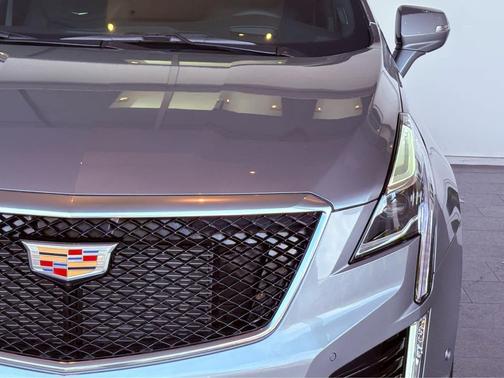 2025 Cadillac XT5 Sport