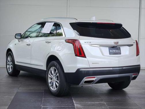 2022 Cadillac XT5 Premium Luxury