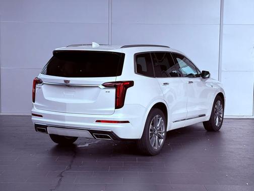 2022 Cadillac XT6 Premium Luxury FWD