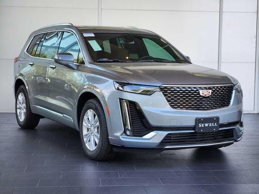 2025 Cadillac XT6 Luxury FWD