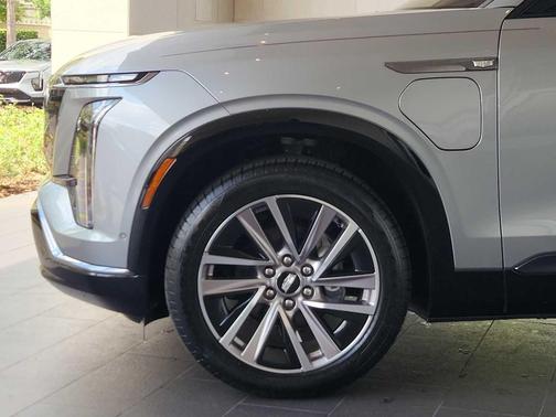 Argent Silver Metallic 2026 Cadillac VISTIQ Sport