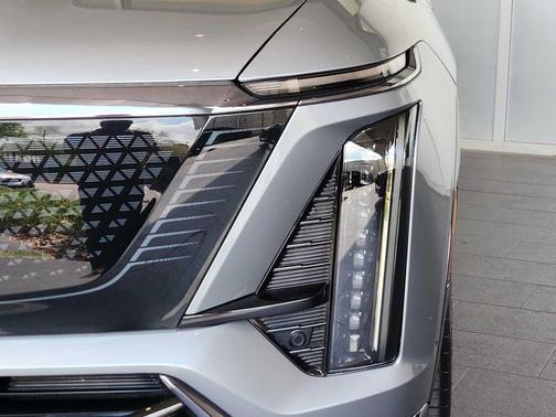 Argent Silver Metallic 2026 Cadillac VISTIQ Sport