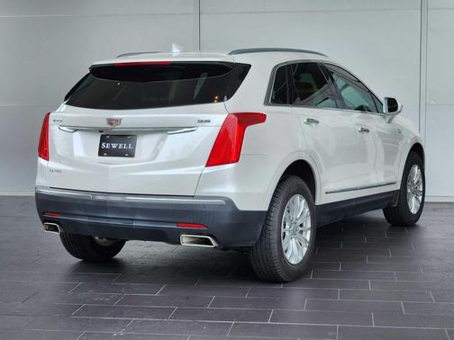 2017 Cadillac XT5 Base