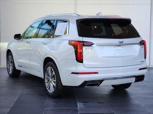 2022 Cadillac XT6 Premium Luxury FWD