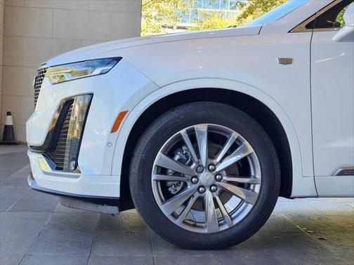 2022 Cadillac XT6 Premium Luxury FWD