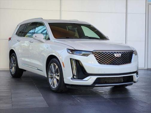 2022 Cadillac XT6 Premium Luxury FWD
