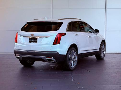 Crystal White Tricoat 2024 Cadillac XT5 Premium Luxury