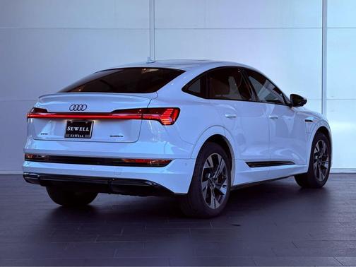 2022 Audi e-tron Sportback S line Premium