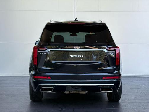 2021 Cadillac XT6 Luxury FWD