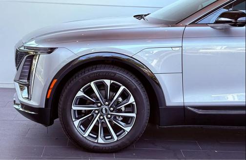 2025 Cadillac LYRIQ Sport