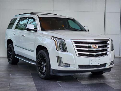 2017 Cadillac Escalade Luxury