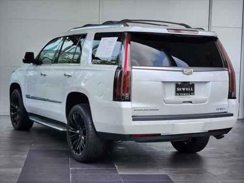 2017 Cadillac Escalade Luxury