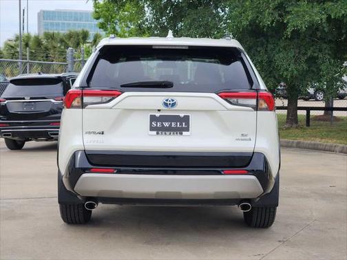 2022 Toyota RAV4 Hybrid SE
