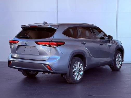 2023 Toyota Highlander Hybrid Limited