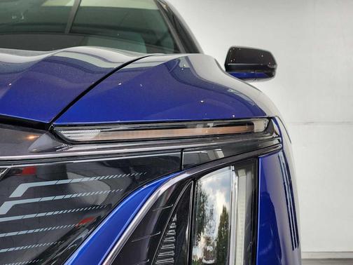 2025 Cadillac LYRIQ Sport