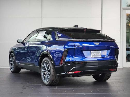 2025 Cadillac LYRIQ Sport