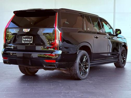 2022 Cadillac Escalade ESV Sport