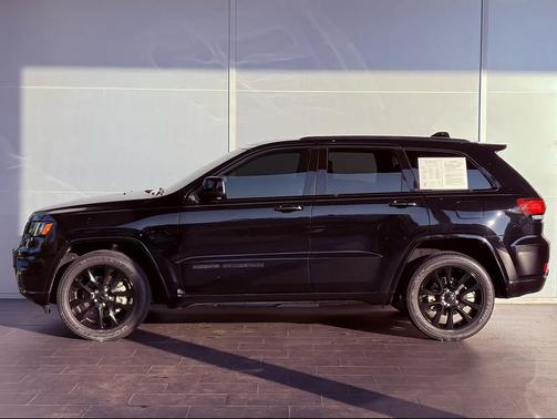 2021 Jeep Grand Cherokee Laredo
