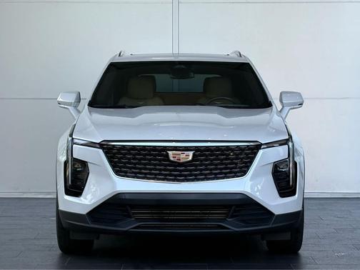 2024 Cadillac XT4 Luxury