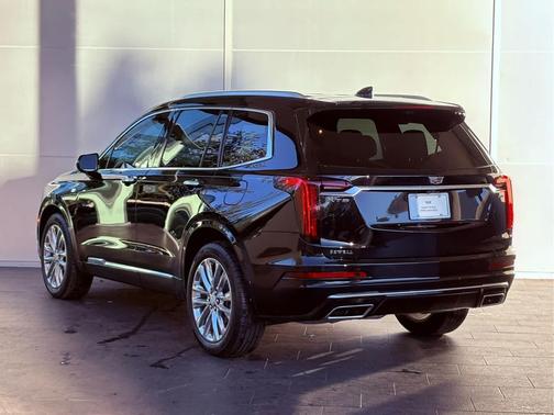 2023 Cadillac XT6 Premium Luxury FWD