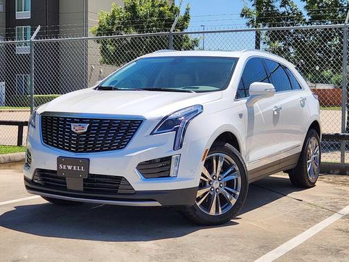 Crystal White Tricoat 2026 Cadillac XT5 Premium Luxury