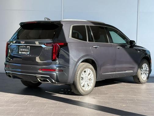 2023 Cadillac XT6 Luxury FWD