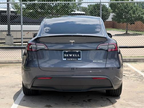 Midnight Silver Metallic 2023 Tesla Model Y AWD