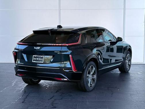 Emerald Lake Metallic 2026 Cadillac LYRIQ Luxury