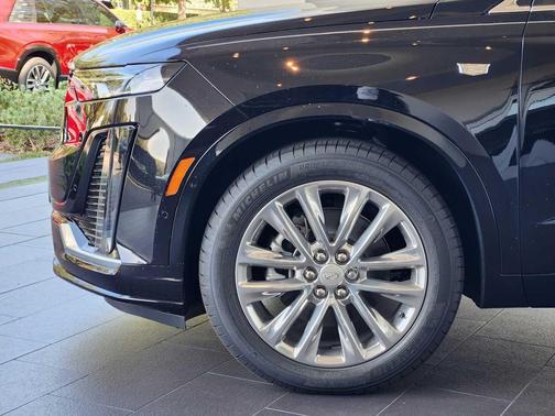 2025 Cadillac XT6 Premium Luxury FWD