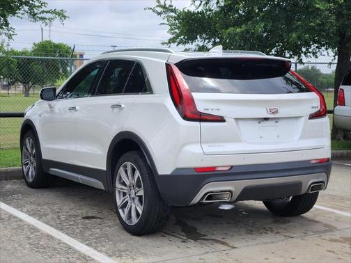 2023 Cadillac XT4 Premium Luxury