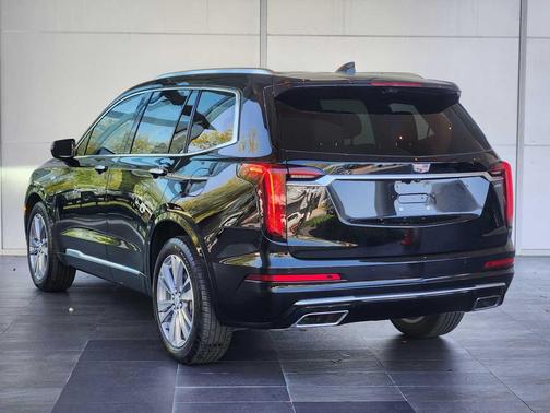 Stellar Black Metallic 2024 Cadillac XT6 Premium Luxury FWD