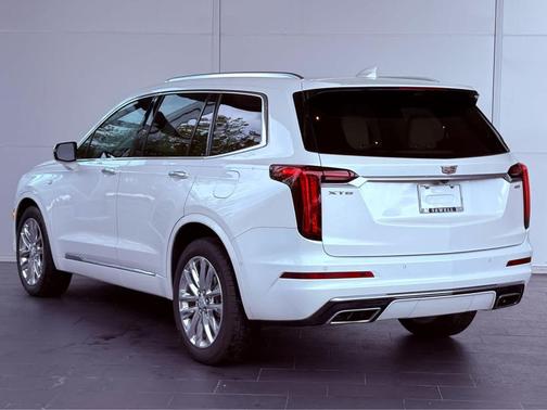 2024 Cadillac XT6 Premium Luxury FWD