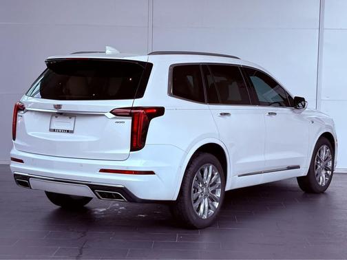 2024 Cadillac XT6 Premium Luxury FWD