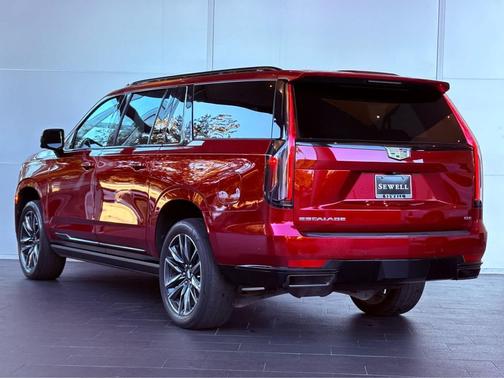 2023 Cadillac Escalade ESV Sport