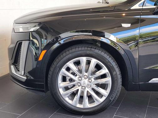 2025 Cadillac XT6 Premium Luxury FWD