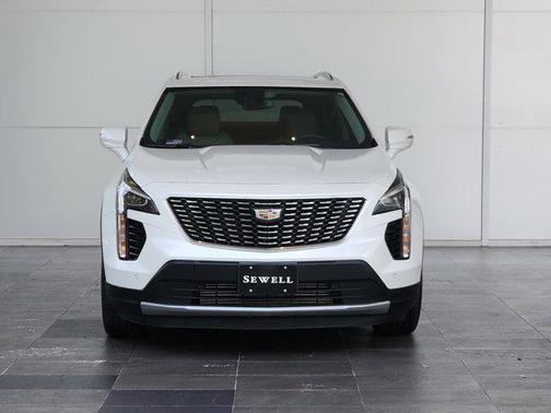 Crystal White Tricoat 2023 Cadillac XT4 Premium Luxury