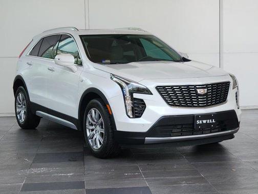 Crystal White Tricoat 2023 Cadillac XT4 Premium Luxury