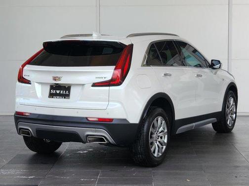 Crystal White Tricoat 2023 Cadillac XT4 Premium Luxury