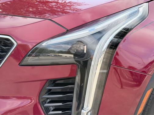 Red Horizon Tintcoat 2019 Cadillac XT4 Sport