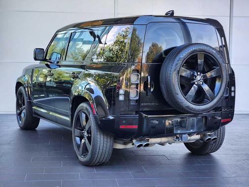 2023 Land Rover Defender 110 V8