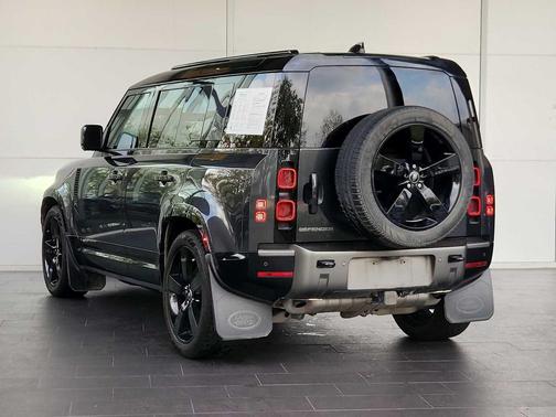 Santorini Black Metallic 2024 Land Rover Defender 110 P400 X-Dynamic SE