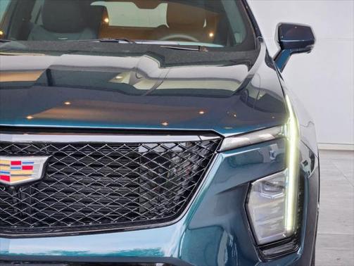 2025 Cadillac XT4 Sport
