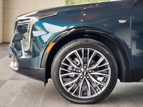 2025 Cadillac XT4 Sport